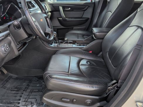 Used 2015 Chevrolet Traverse LT w/ LPO, 'HIT The Road' Package FWD image 12