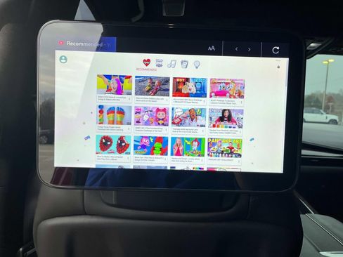 Used 2024 Cadillac Escalade Sport Platinum w/ Heavy-Duty Trailer Package image 18