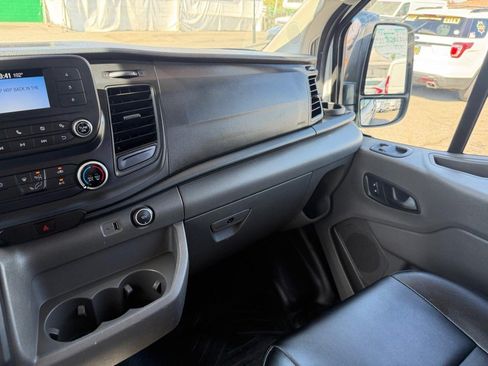 Used 2020 Ford Transit 150 Low Roof RWD image 31