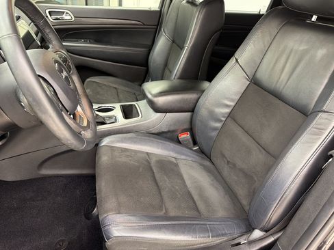 Used 2019 Jeep Grand Cherokee Altitude AWD/4WD image 22