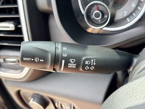 Used 2019 RAM 1500 Big Horn AWD/4WD image 24