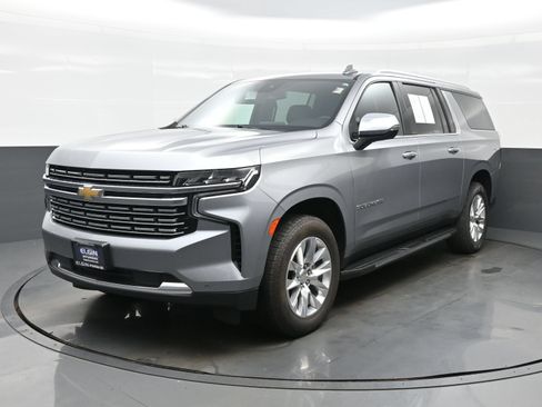 Used 2023 Chevrolet Suburban Premier AWD/4WD image 2