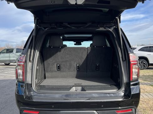 Used 2024 Chevrolet Tahoe Z71 w/ Luxury Package image 29