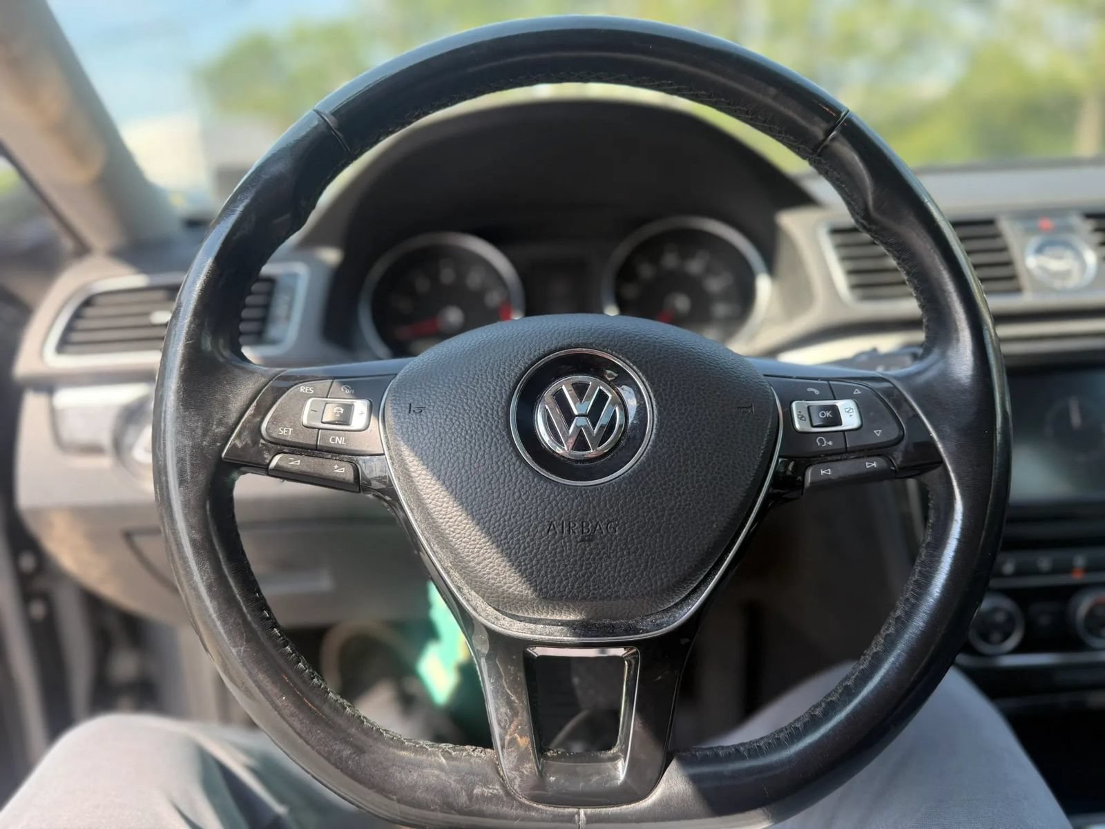 Used 2017 Volkswagen Passat 1.8T SE FWD image 10