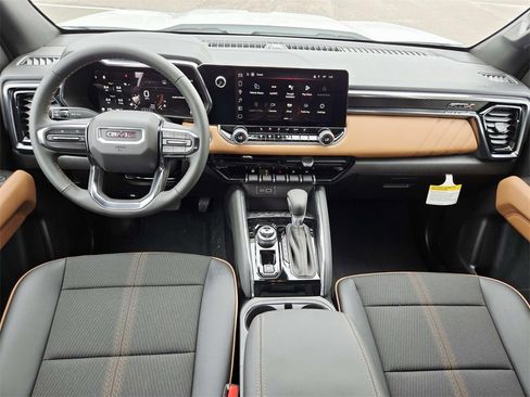 New 2025 GMC Canyon AT4 image 9