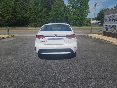 Used 2021 Toyota Corolla LE FWD image 6