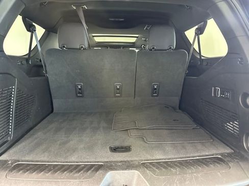 Used 2023 GMC Yukon XL SLT w/ SLT Premium Package image 26