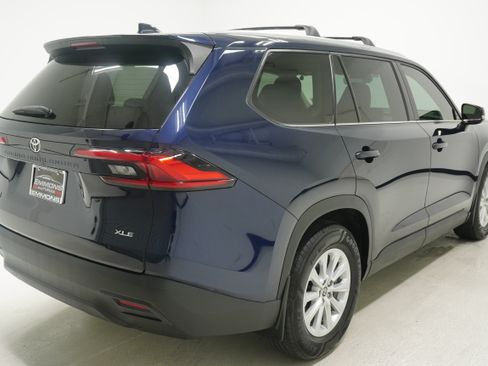 Used 2024 Toyota Grand Highlander FWD image 4