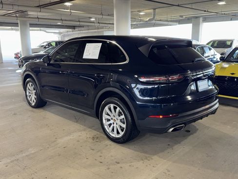Used 2021 Porsche Cayenne image 6