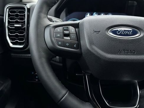 New 2025 Ford Ranger Lariat w/ FX4 Off-Road Package image 30