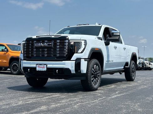 New 2026 GMC Sierra 2500 Denali Ultimate w/ Snow Plow Prep/Camper Package AWD/4WD image 2