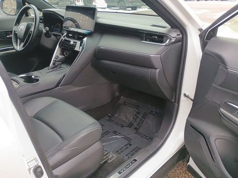 Used 2024 Toyota Venza Nightshade AWD/4WD image 14