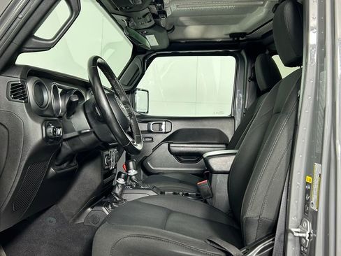 Used 2021 Jeep Gladiator Willys image 26