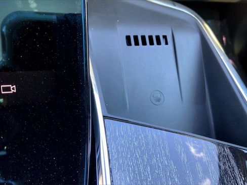 New 2026 Cadillac Escalade IQL Luxury image 28