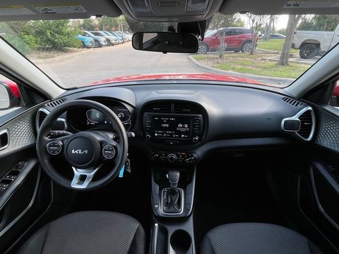 Used 2024 Kia Soul LX w/ Option Group 015 FWD image 10