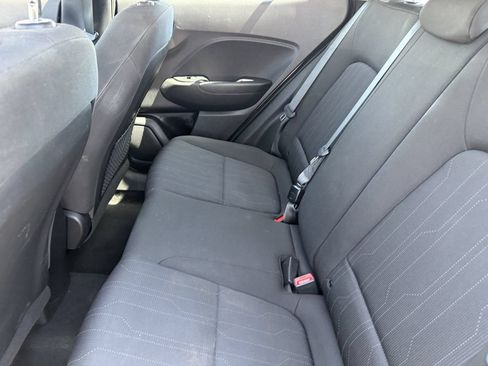 Used 2024 Hyundai Venue SE FWD image 14