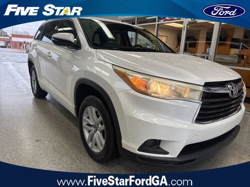 Used 2016 Toyota Highlander LE image 1