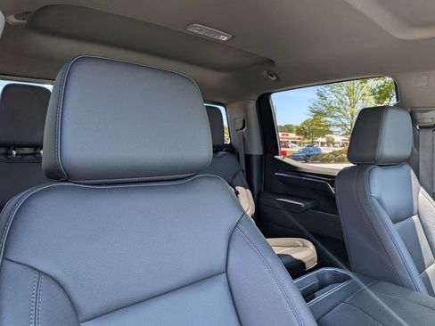 Used 2024 Chevrolet Silverado 1500 LT Trail Boss w/ LT Trail Boss Premium Package AWD/4WD image 20