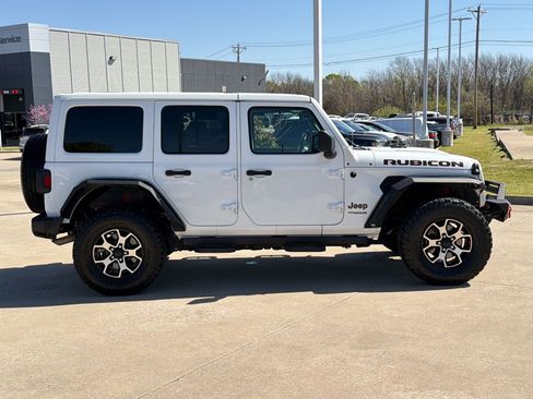 Used 2022 Jeep Wrangler Unlimited Rubicon w/ Cold Weather Group AWD/4WD image 8