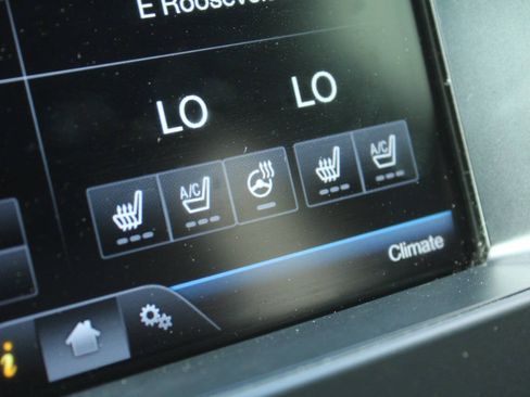 Used 2015 Ford Explorer Limited w/ Equipment Group 302A AWD/4WD image 21