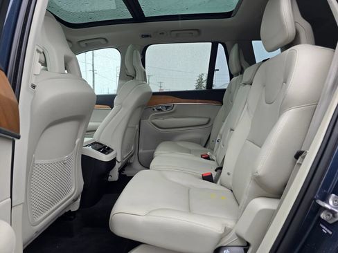 Used 2022 Volvo XC90 T5 Momentum w/ Advanced Package AWD/4WD image 18