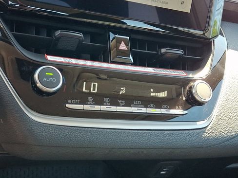 Used 2025 Toyota Corolla LE FWD image 18