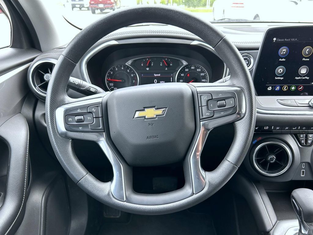 Used 2025 Chevrolet Blazer LT AWD/4WD image 12