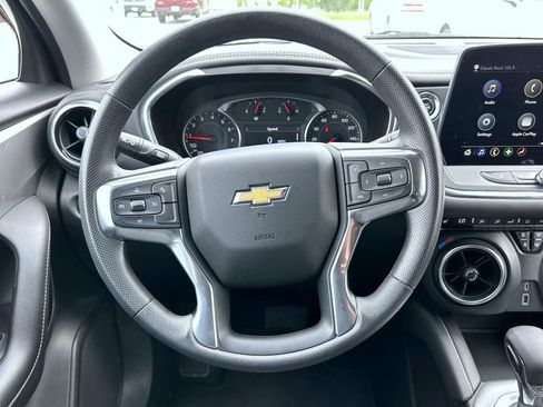 Used 2025 Chevrolet Blazer LT AWD/4WD image 12