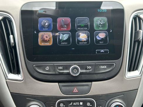 Used 2017 Chevrolet Malibu Hybrid w/ Leather Package image 23