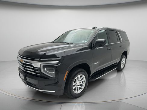 Used 2025 Chevrolet Tahoe LT AWD/4WD image 3