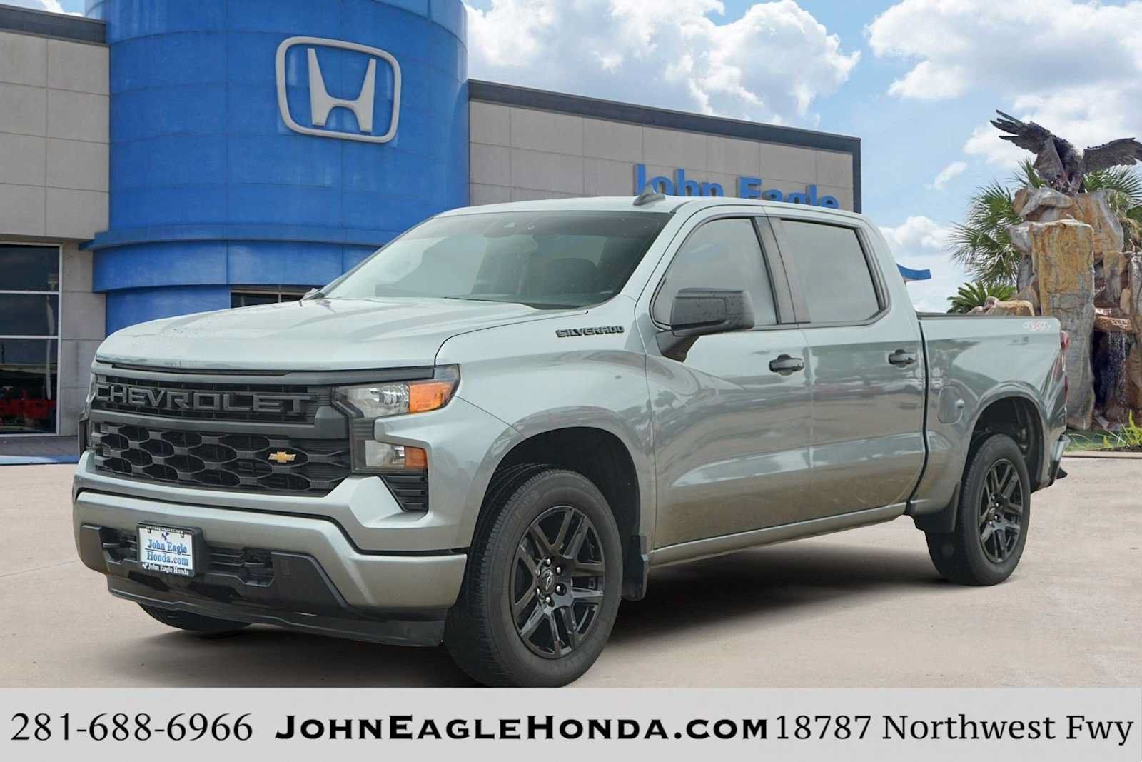 Used 2023 Chevrolet Silverado 1500 Custom AWD/4WD image 1