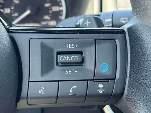 Used 2023 Nissan Rogue SV image 23