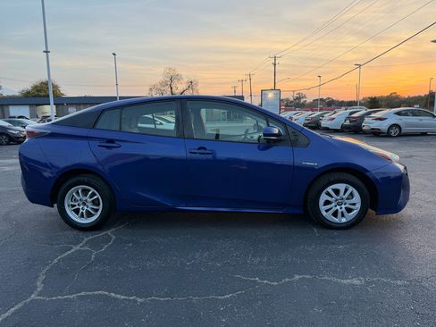 Used 2016 Toyota Prius Two image 3