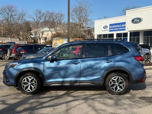 Used 2023 Subaru Forester Premium image 9