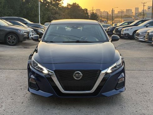 Used 2021 Nissan Altima 2.5 SR FWD image 3