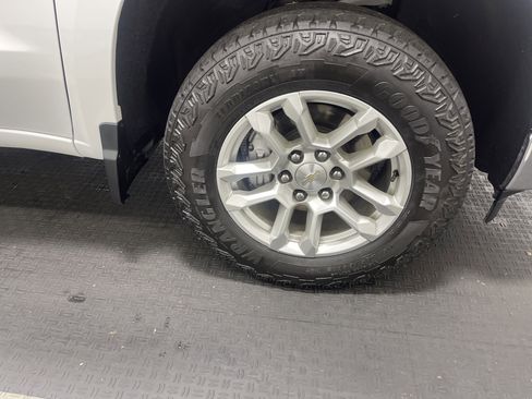 Used 2024 Chevrolet Silverado 1500 LT w/ Z71 Off-Road Package image 28