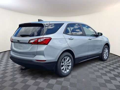 Used 2021 Chevrolet Equinox LS w/ LS Convenience Package AWD/4WD image 9