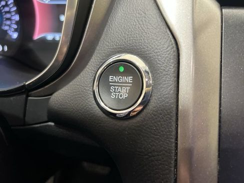 Used 2020 Ford Fusion SE FWD image 15