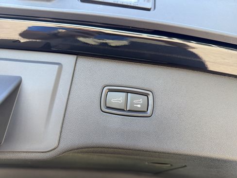 Used 2024 Porsche Cayenne AWD/4WD image 25