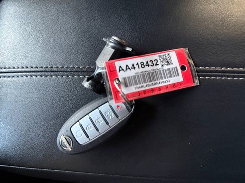 Used 2024 Nissan Altima 2.5 S FWD image 17