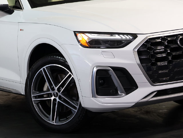 Used 2023 Audi Q5 e Prestige w/ Prestige Package AWD/4WD image 8