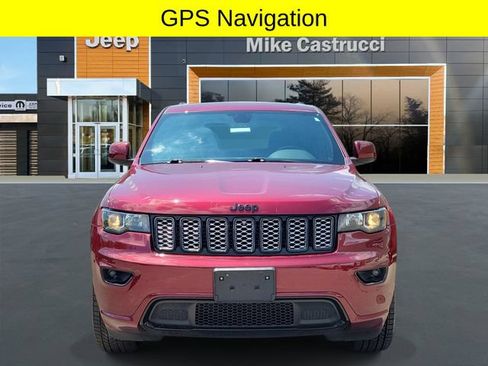 Used 2018 Jeep Grand Cherokee Altitude AWD/4WD image 2