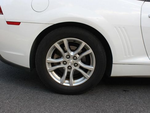 Used 2015 Chevrolet Camaro LT RWD image 5