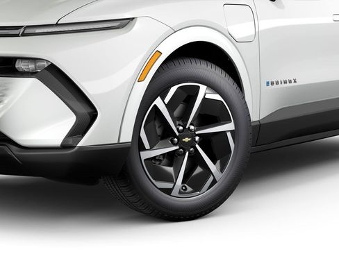 New 2026 Chevrolet Equinox EV LT image 4
