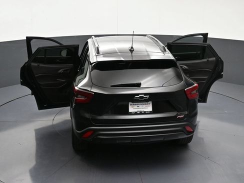 Used 2024 Chevrolet Trax RS w/ Sunroof Package FWD image 36