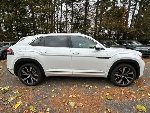 New 2026 Volkswagen Atlas Cross Sport SEL Premium R-Line image 8