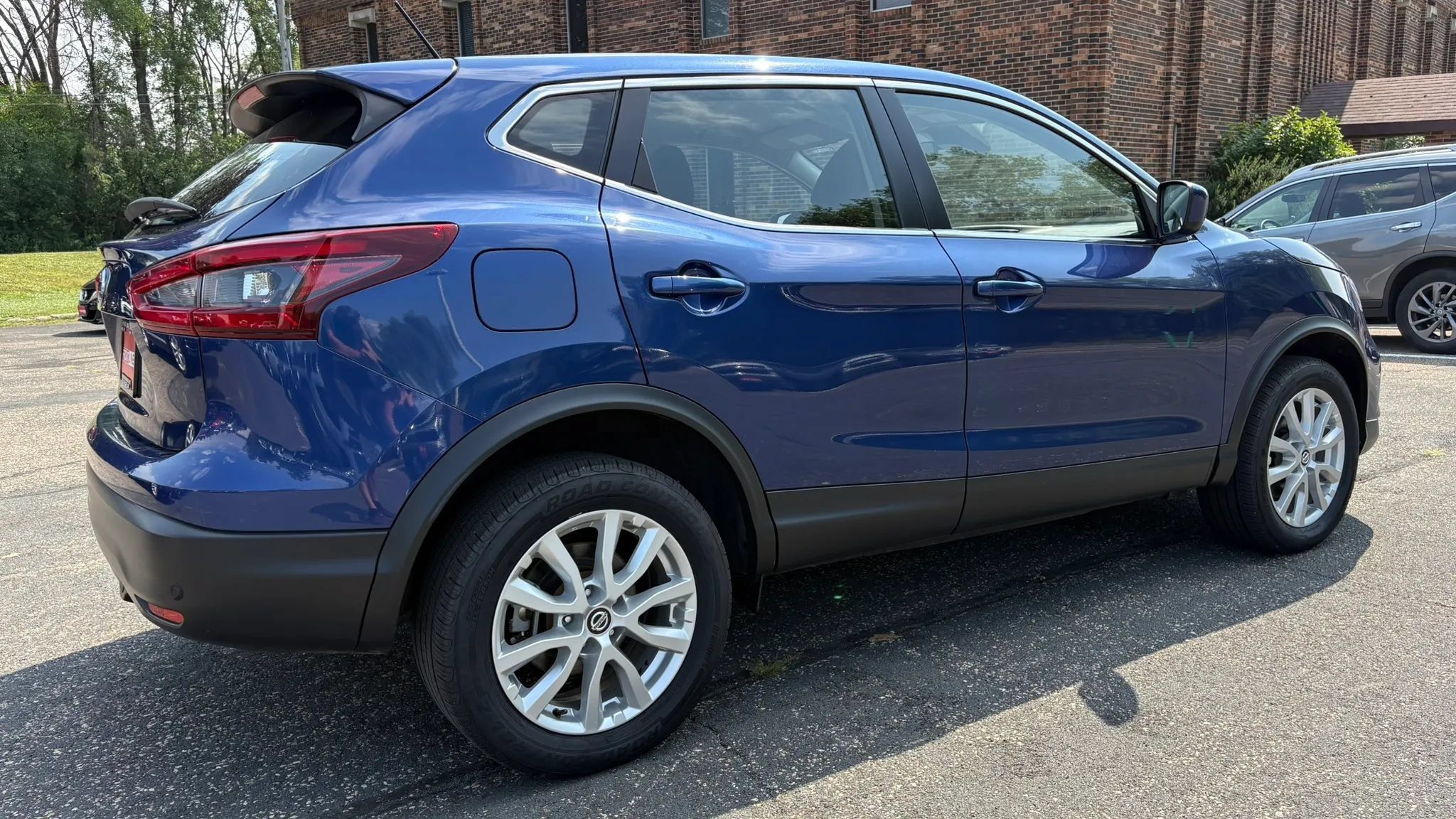 Used 2022 Nissan Rogue Sport S FWD image 11