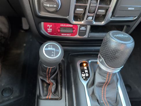 Used 2023 Jeep Gladiator Mojave w/ LED Lighting Group AWD/4WD image 15