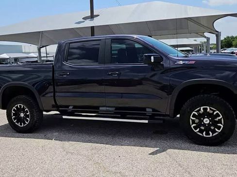 Used 2023 Chevrolet Silverado 1500 ZR2 w/ Technology Package AWD/4WD image 9