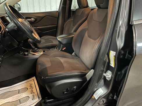 Used 2015 Jeep Cherokee Latitude w/ Comfort/Convenience Group AWD/4WD image 18